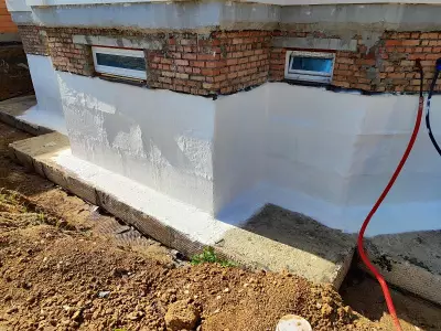 Гидроизоляция фундамента полимерно-резиновой краской